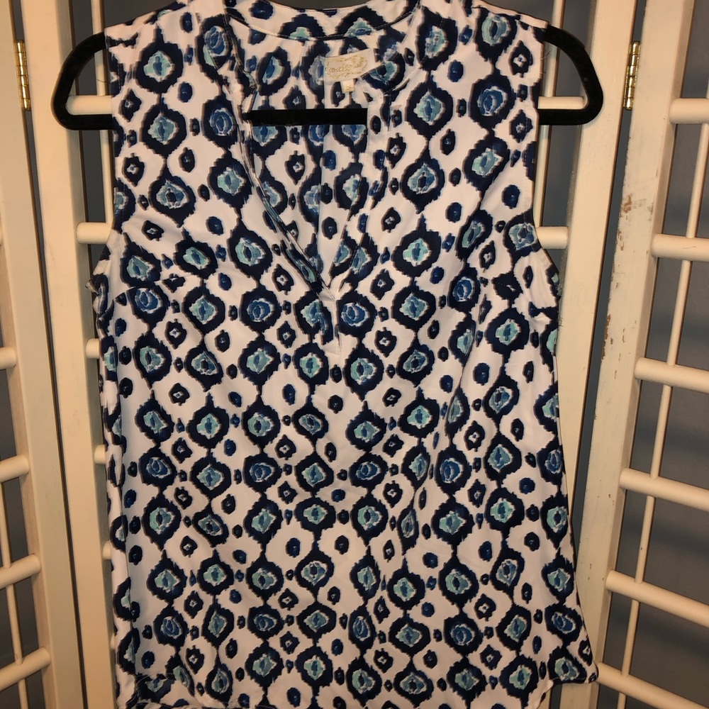 Blue patterned top